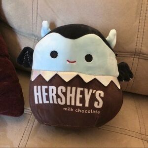 Squishmallow Patricio‎ Vampire Hershey Bat 7"